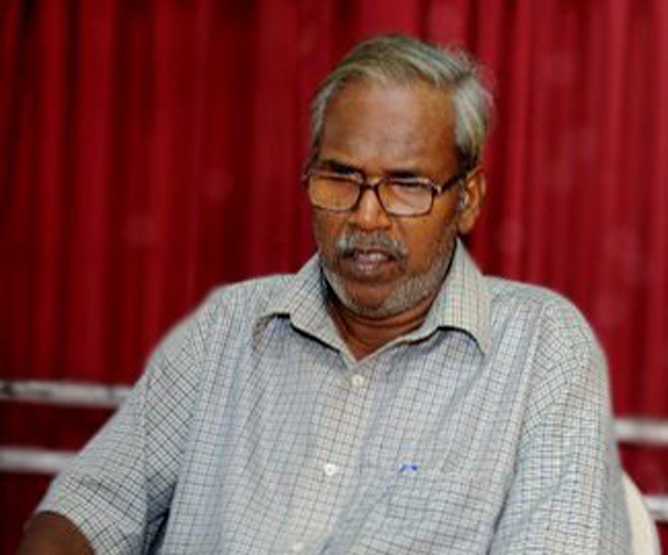 പോത്തുകള്‍ മേയുന്ന പാടവും തിരസ്‌കൃതന്റെ ഭാഷയും | DoolNews