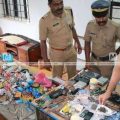 കണ്ണൂര്‍ സെന്‍ട്രല്‍ ജയിലില്‍ റെയ്ഡ്; കഞ്ചാവും മൊബൈല്‍ ഫോണുകളും ആയുധങ്ങളും പിടിച്ചെടുത്തു