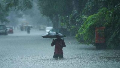 ഇടുക്കിയില്‍ വ്യാപക മണ്ണിടിച്ചില്‍; വീടുകളിലേയ്ക്ക് വെള്ളം കയറുന്നു, മൂന്നാറില്‍ വെള്ളപ്പൊക്കമെന്ന് റിപ്പോര്‍ട്ട്