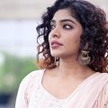 സംവിധായകർ കഥ പറയാൻ വരും; 'അവർ നടിയല്ലല്ലോ, ആക്ട‌ിവിസ്റ്റല്ലേ' എന്നുപറഞ്ഞ് നിർമാതാക്കൾ സമ്മതിക്കില്ല: റിമ കല്ലിങ്കൽ