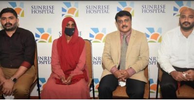 ആദ്യം ചെറിയ പനിയും ചുമയും; കണ്ടെത്തിയത് ഡയഫ്രം തുളച്ചെത്തിയ 4.2 കിലോ ഭാരമുള്ള മുഴകള്‍; അത്യപൂര്‍വ്വ ശസ്ത്രക്രിയയിലൂടെ യുവതിക്ക് പുനര്‍ജന്മം നല്‍കി സണ്‍റൈസ് ആശുപത്രിയും സീനിയര്‍ കാര്‍ഡിയോ തൊറാസിക് സര്‍ജന്‍ ഡോ. നാസര്‍ യൂസഫും