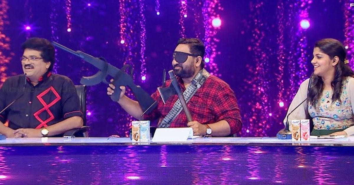 ചിരിക്കുട്ടനും കൂട്ടര്‍ക്കും എന്റെ വക ചുരുളിയുടെ ഡി.വി.ഡി; ഫ്‌ളവേഴ്‌സ്