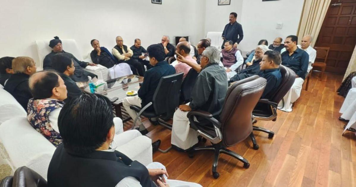 Trinamool Congress surprises with unexpected participation in black attire at protest against action on Rahul Gandhi’s case