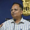 ദല്‍ഹി മുന്‍മന്ത്രി സത്യേന്ദര്‍ ജെയിന്‍ ജയിലില്‍ കുഴഞ്ഞുവീണു; ഒരു ഏകാധിപതി അദ്ദേഹത്തെ കൊല്ലാന്‍ ശ്രമിക്കുന്നുവെന്ന് കെജ്‌രിവാള്‍