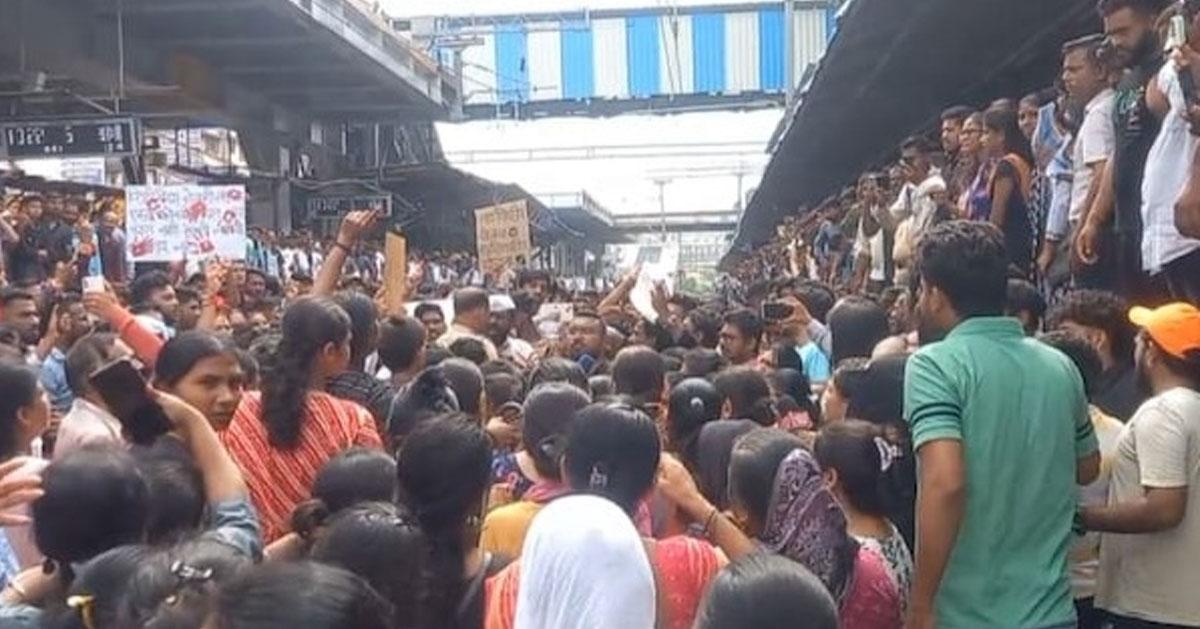 താനെയില്‍ വിദ്യാര്‍ത്ഥിനികള്‍ക്കെതിരെ ലൈംഗികാതിക്രമം; രക്ഷിതാക്കള് ...