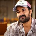 രാജാവ് നഗ്നനാണെന്ന് വിളിച്ചു പറയാനുള്ള ചങ്കൂറ്റം ഇവിടുള്ള കലാകാരന്മാര്‍ക്ക് വേണം, കട്ട് ചെയ്യിച്ചപ്പോള്‍ തെറ്റുകാരാണെന്ന് അവര്‍ തന്നെ വിളിച്ചുപറയുകയാണ്: ഹക്കിം ഷാ