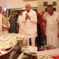 സീതാറം യെച്ചൂരിക്ക് അന്തിമോപചാരം അര്‍പ്പിച്ച് പിണറായി വിജയനും മറ്റു നേതാക്കളും