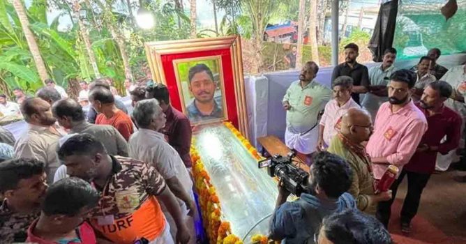  When Arjun's dead body was brought to his home in Kannadikkal, Kozhikode