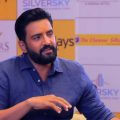 കോമഡി സൂപ്പര്‍സ്റ്റാര്‍ എന്ന ടൈറ്റില്‍ എനിക്ക് ആ നടന്‍ തന്നു, എന്താണ് അങ്ങനെയെന്ന് രജിനി സാര്‍ ചോദിച്ചപ്പോള്‍ വല്ലാതായി: സന്താനം