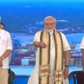 അഭിമാന നിമിഷം; വിഴിഞ്ഞം തുറമുഖം രാജ്യത്തിന് സമര്‍പ്പിച്ച് പ്രധാനമന്ത്രി