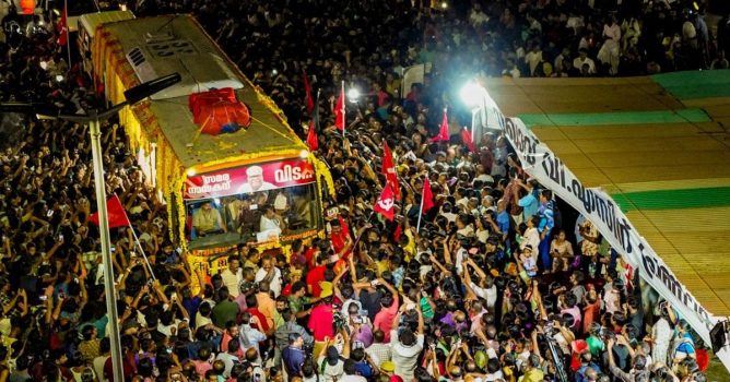 Red Salute; Thousands gather to see VS for the last time