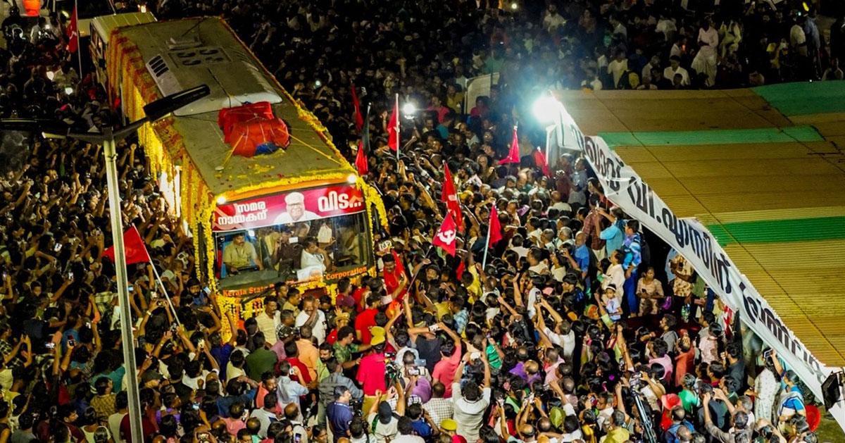 Red Salute; Thousands gather to see VS for the last time
