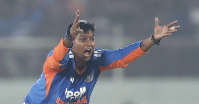 'സെഞ്ച്വറിയടിച്ച' അര്‍ഷ്ദീപിനും ബുംറയ്ക്കുമില്ല; ചരിത്രത്തിലെ ആദ്യ ഇന്ത്യന്‍ താരമായി ദീപ്തി