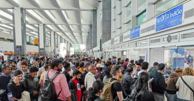 വിമാനയാത്രക്കാരുടെ പ്രതിസന്ധി: വിമാന കമ്പനികള്‍ക്കും റെഗുലേറ്റര്‍മാര്‍ക്കും പാര്‍ലമെന്ററി പാനലിന്റെ നോട്ടീസ്