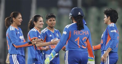 അനന്തപുരിയില്‍ രേണുക - ദീപ്തി ഷോ; ലങ്കന്‍ വനിതകളെ കുഞ്ഞന്‍ സ്‌കോറിലൊതുക്കി ഇന്ത്യ