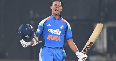 ടി-20 സ്‌ക്വാഡില്‍ ഇടമില്ല, ലോകകപ്പുറപ്പിക്കാന്‍ രണ്ടും കല്‍പ്പിച്ച് ജെയ്‌സ്വാള്‍; കരുത്തര്‍ കൂടുതല്‍ കരുത്തരാകുന്നു