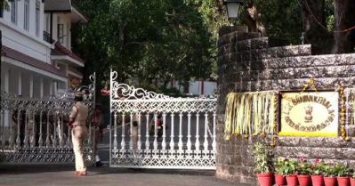 ലോക് ഭവനിൽ ക്രിസ്മസ് അവധിയില്ല; ജീവനക്കാരെല്ലാം ഹാജരാകണമെന്ന് നിർദേശം