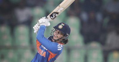 ചരിത്രം കുറിച്ച ഇന്നിങ്സിനൊപ്പം ബോണസ് റെക്കോഡും; മിതാലിയെ പടിയിറക്കി മന്ഥാനയ്ക്ക് സിംഹാസനം