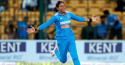 ഇന്ത്യന്‍ ചരിത്രത്തില്‍ ആദ്യമായി... '350' അടിച്ച് ക്യാപ്റ്റന്‍ ഹര്‍മന്‍പ്രീത് കൗര്‍; സൂസിക്ക് പിന്നാലെ മിന്നും നേട്ടത്തില്‍ ഇവളും