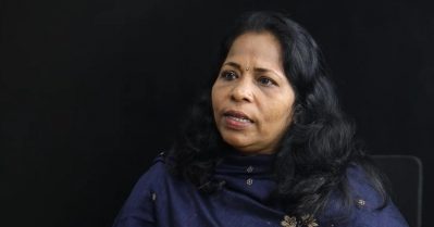 സ്മ്യൂളില്‍ പാടിയാണ് പരിചയം; നിലാകായും വെളിച്ചം ലൂപ്പില്‍ കേള്‍ക്കുകയാണെന്നവര്‍ പറഞ്ഞു; ഗായിക സിന്ധു ഡെല്‍സണ്‍