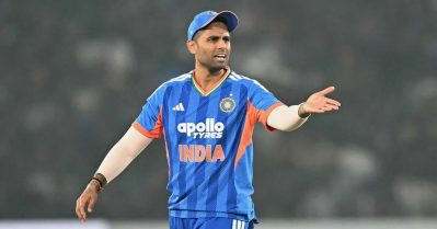 ബാറ്റെടുത്ത് നാണംകെട്ടെങ്കിലും ഓള്‍ഔട്ടാക്കി റെക്കോഡിട്ടിട്ടുണ്ട്; SKY Is The Limit