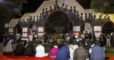 തേസ്പൂര്‍ സര്‍വകലാശാലയിലെ വി.സിക്കെതിരായ പ്രതിഷേധം: ക്യാമ്പസിലെത്തിയ കേന്ദ്ര സംഘത്തെ തടഞ്ഞ് വിദ്യാര്‍ത്ഥികള്‍