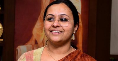 പ്രചരിക്കുന്നതല്ല സത്യം; അത് മറച്ചു വെച്ചു; സസ്പെൻസ് പോസ്റ്റുമായി വീണാജോർജ്