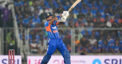 ആയിരമടിച്ച് കുങ്ഫു പാണ്ഡ്യ; ഇങ്ങനെയൊരാള്‍ ആദ്യം!!