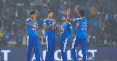 അടിച്ചൊതുക്കിയത് കിവികളെ, കൊണ്ടത് പാകിസ്ഥാന്; സിംഹാസനം ഇന്ത്യ വാഴും!