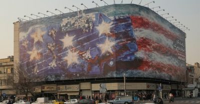 യു.എസ് ആക്രമണം നടത്തിയാൽ തിരിച്ചടിക്കും; മുന്നറിയിപ്പ് നൽകുന്ന ബിൽബോർഡുമായി ഇറാൻ