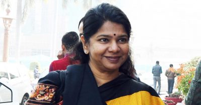 റെയില്‍വേ സ്റ്റേഷനിലെ ഹിന്ദി നെയിം ബോര്‍ഡിനെതിരെ കനിമൊഴി; 'അവര്‍ നിര്‍ത്തുന്നില്ല, നമ്മള്‍ തോല്‍ക്കുന്നുമില്ല'