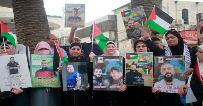 ഫലസ്തീൻ തടവുകാരെ മോചിപ്പിക്കണം; ലണ്ടൻ കേന്ദ്രീകരിച്ച് 'റെഡ് റിബൺ ക്യാമ്പയിൻ'