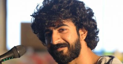 ആദ്യ സിനിമയില്‍ തന്നെ റേപ്പിസ്റ്റായ വില്ലനായി അഭിനയിക്കരുതെന്ന് പലരും ഉപദേശിച്ചു; പുതിയ നിയമത്തില്‍ അഭിനയിച്ചതിനെക്കുറിച്ച് റോഷന്‍ മാത്യൂ