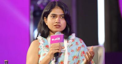 'അനാർക്കലി കൈകൊണ്ട് തട്ടി ടപ്പേ ടപ്പേന്ന് ശബ്‌ദം ഉണ്ടാക്കുന്നത് കണ്ടോ'?; കാപ്‌ഷനുകളോട് പ്രതികരിച്ച് അനാർക്കലി