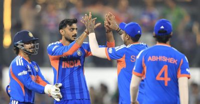 തകര്‍ന്നടിഞ്ഞ് പാകിസ്ഥാന്‍; അനായാസം ജയിച്ച് ഇന്ത്യ