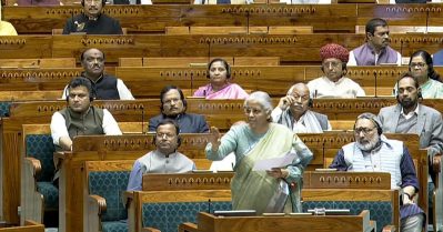 കേരളത്തില്‍ നിക്ഷേപ അന്തരീക്ഷമില്ല; ദളിതര്‍ക്കെതിരായ അതിക്രമങ്ങളില്‍ വര്‍ധനയെന്നും കേന്ദ്ര ധനമന്ത്രി; നടുത്തളത്തിലിറങ്ങി പ്രതിഷേധിച്ച് എം.പിമാര്‍