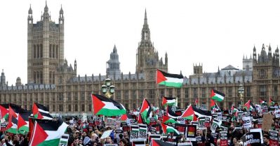 ഫലസ്തീന്‍ ജനതയുടെ അവകാശങ്ങള്‍ക്കായി പോരാടും; പ്രതിജ്ഞയില്‍ ഒപ്പുവെച്ച് ആയിരക്കണക്കിന് യു.കെ കൗണ്‍സിലര്‍മാര്‍