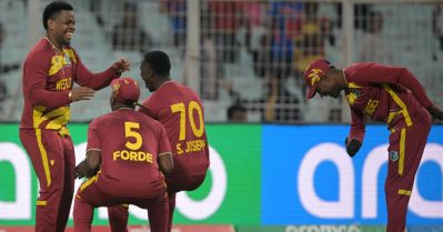 ഹാട്രിക് അടക്കം അഞ്ച് വിക്കറ്റ്! ബംഗ്ലാദേശിന് പകരമെത്തിയവരെ വീഴ്ത്തി കരീബിയന്‍ കൊടുങ്കാറ്റ്