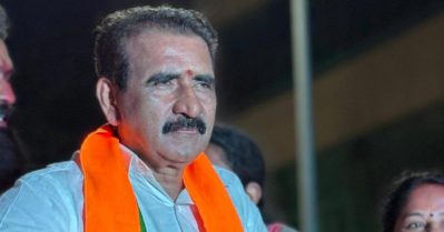 ഗുരുവായൂരപ്പനില്‍ വിശ്വസിക്കുന്നയാളല്ല, വിളക്ക് കത്തിക്കുന്നത് ഹറാമാണെന്ന് പറയുന്ന എം.എല്‍.എയാണ് ഇവിടെയുള്ളത്: ബി. ഗോപാലകൃഷ്ണന്‍