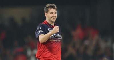 ഹെയ്‌സല്‍വുഡ് ഇല്ലെങ്കിലെന്താ ബെംഗളൂരുവിന് ഡഫിയുണ്ടല്ലോ!! അരങ്ങേറ്റം കളറാക്കി കിവി താരം