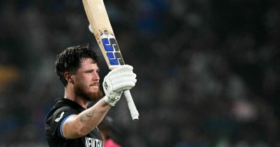 303ല്‍ അടിച്ചെടുത്തത് ലോകകപ്പ് റെക്കോഡ്; ചരിത്രമെഴുതിയ സെഞ്ച്വറിയുമായി ഫൈനലിലേക്ക്