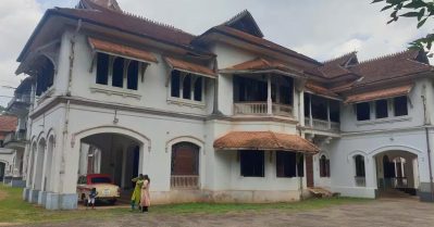 കവടിയാര്‍ കൊട്ടാരത്തിലെ മോഷണം: കേസിനോട് സഹകരിക്കാതെ മുന്‍ രാജകുടുംബം; പൊലീസ് ഉപദ്രവിക്കുന്നു എന്നും പരാതി