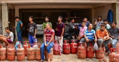 ഗ്യാസ് സിലിണ്ടറിനായി രണ്ട് മണിക്കൂര്‍ ക്യൂവില്‍; പഞ്ചാബില്‍ വയോധികന്‍ കുഴഞ്ഞുവീണ് മരിച്ചു