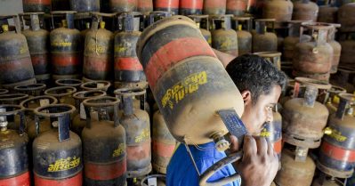 പശ്ചിമേഷ്യന്‍ സംഘര്‍ഷം; എല്‍.പി.ജി വിതരണം ഗാര്‍ഹിക ഉപഭോക്താക്കള്‍ക്കായി പരിമിതപ്പെടുത്തി, ഹോട്ടലുകള്‍ അടച്ചുപൂട്ടലിന്റെ വക്കില്‍