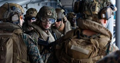 ഹൂത്തികളും ആക്രമണം ആരംഭിച്ചതോടെ കൂടുതല്‍ സേനയെ വിന്യസിക്കാന്‍ യു.എസ്; 2500 നാവികര്‍ പശ്ചിമേഷ്യയിലെത്തി; റിപ്പോര്‍ട്ട്