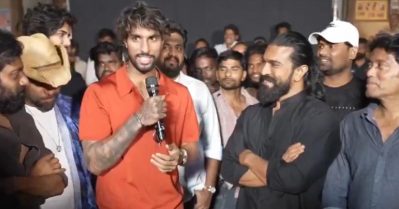 പെഡ്ഡിയുടെ സെറ്റിലെത്തി ലോകചാമ്പ്യന്‍; നാടന്‍ ബാറ്റ് സമ്മാനിച്ച് രാംചരണ്‍