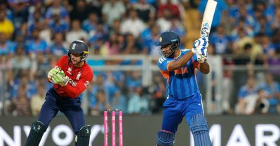 വെടിക്കെട്ട് തുടങ്ങി മക്കളേ.... 'സൂപ്പര്‍ ഹിറ്റില്‍' വമ്പന്‍ സഞ്ജു തന്നെ!