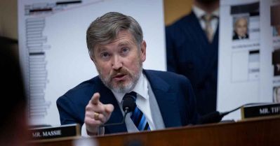 ട്രംപ് ഇറാനെ മറയാക്കി എപ്‌സ്റ്റീൻ ഫയൽസിൽ നിന്നും ശ്രദ്ധ തിരിക്കുന്നു: റിപ്പബ്ലിക്കൻ പ്രതിനിധി