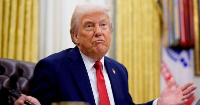 ഇറാന് മുന്നില്‍ മുട്ടുമടക്കി ട്രംപ്; ഇറാന്‍ എണ്ണയുടെ ഉപരോധം നീക്കി