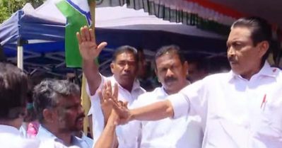 തെരഞ്ഞെടുപ്പ് പ്രചരണത്തിനിടെ ഭിന്നശേഷിക്കാരനായ പ്രവര്‍ത്തകനെ തല്ലി ഡി.സി.സി പ്രസിഡന്റ്